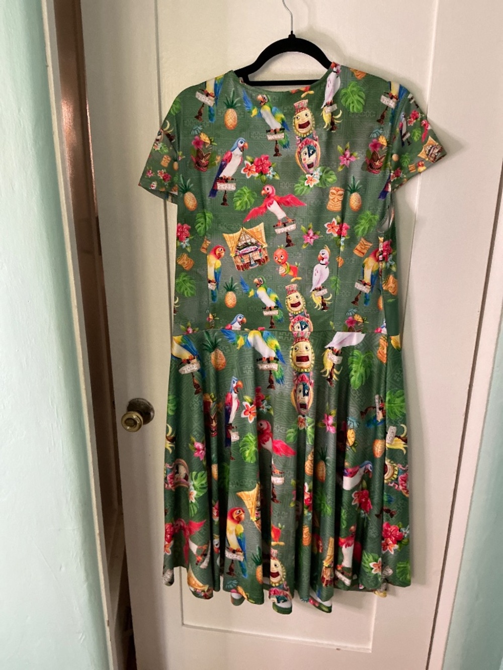 🌺 Tiki Room Dream Dress, Size 3XL – Tropical Vibes All Day! - Picture 4 of 4
